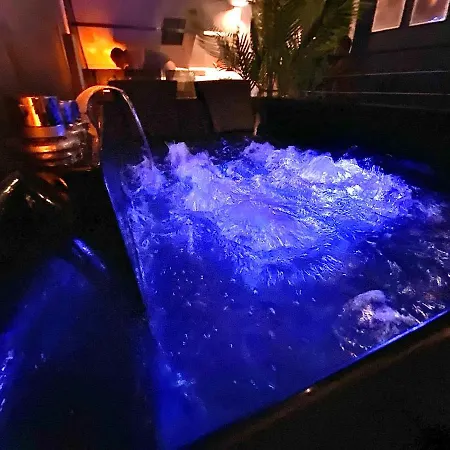 Saphir - Sauna Balneo Chromotherapie Massage Lägenhet